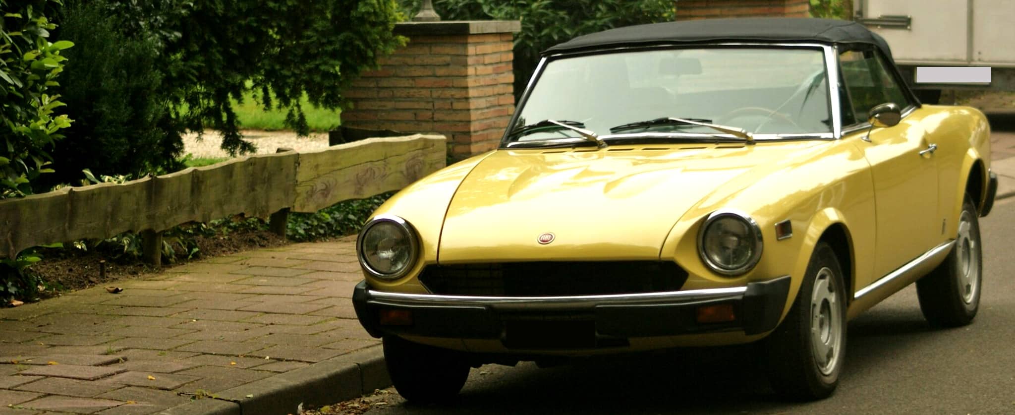 FIAT-124-SPORT-SPIDER