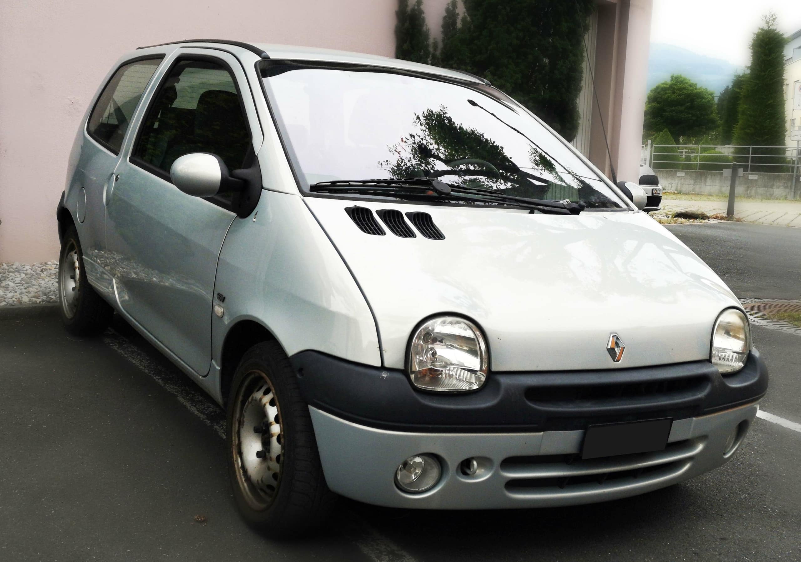 https://www.assurancesclavel.com/wp-content/uploads/2023/06/Renault-Twingo-1992-scaled.jpg